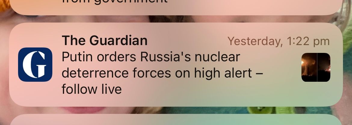 A push notification from The Guardian warning that Russia has gone to high nuclear alert.